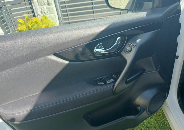 Nissan Qashqai cena 64500 przebieg: 115783, rok produkcji 2016 z Łaszczów małe 781